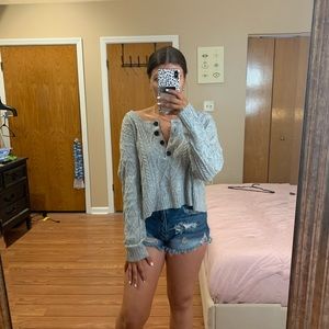 🔥LAST CHANCE🔥 
Cropped Henley Sweater